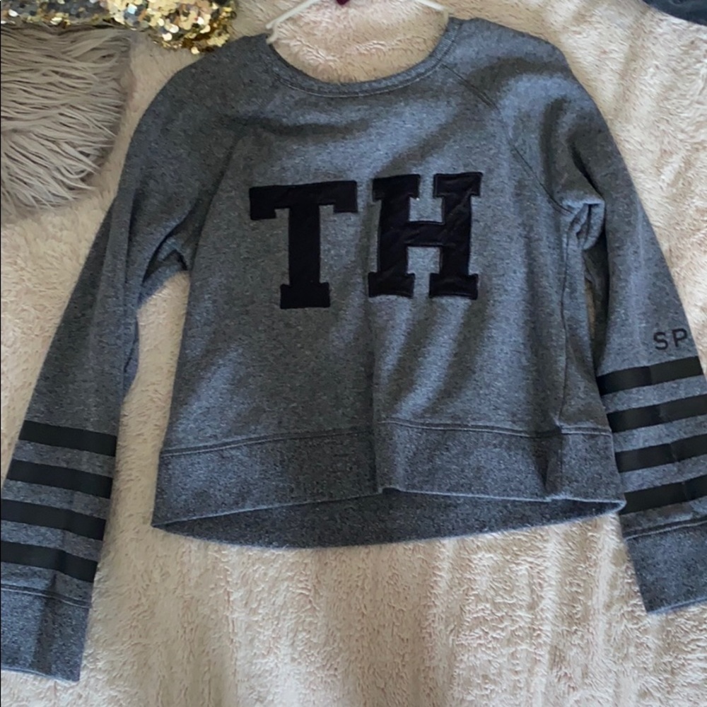 Grey tommy hilger crew neck